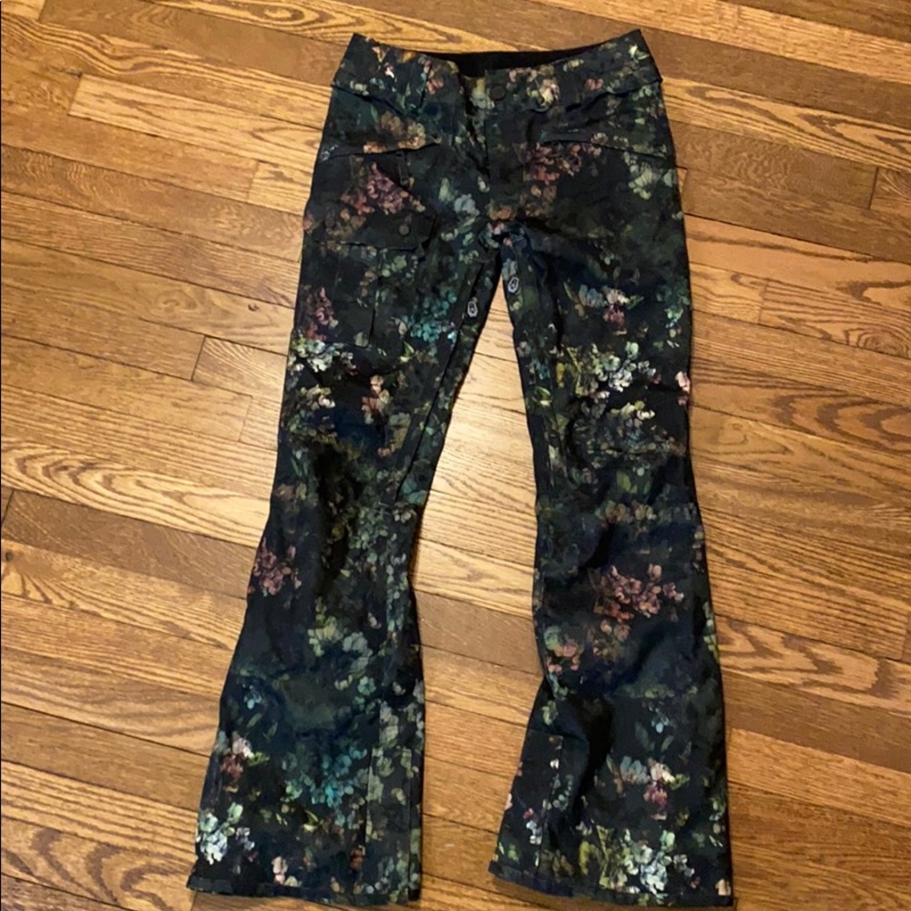 Women’s Volcom Snow Pants Size XS